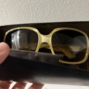 NEW, cream Fendi sunglasses